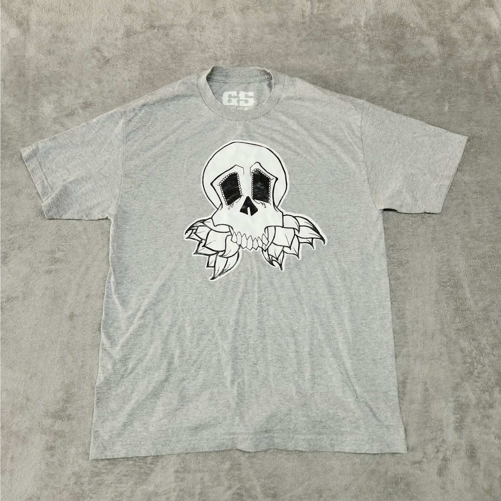 Gray Skull Shirt Tshirt Size Large‎